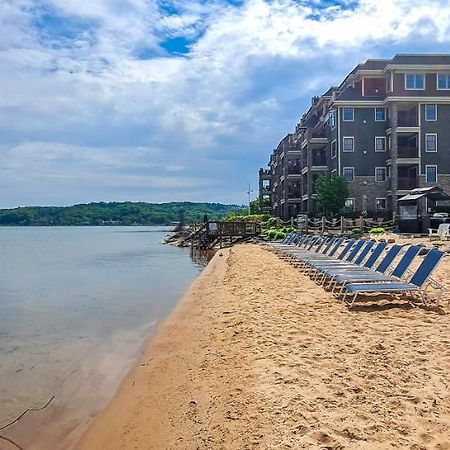 Tamarack Lodge Траверс-Сити Экстерьер фото