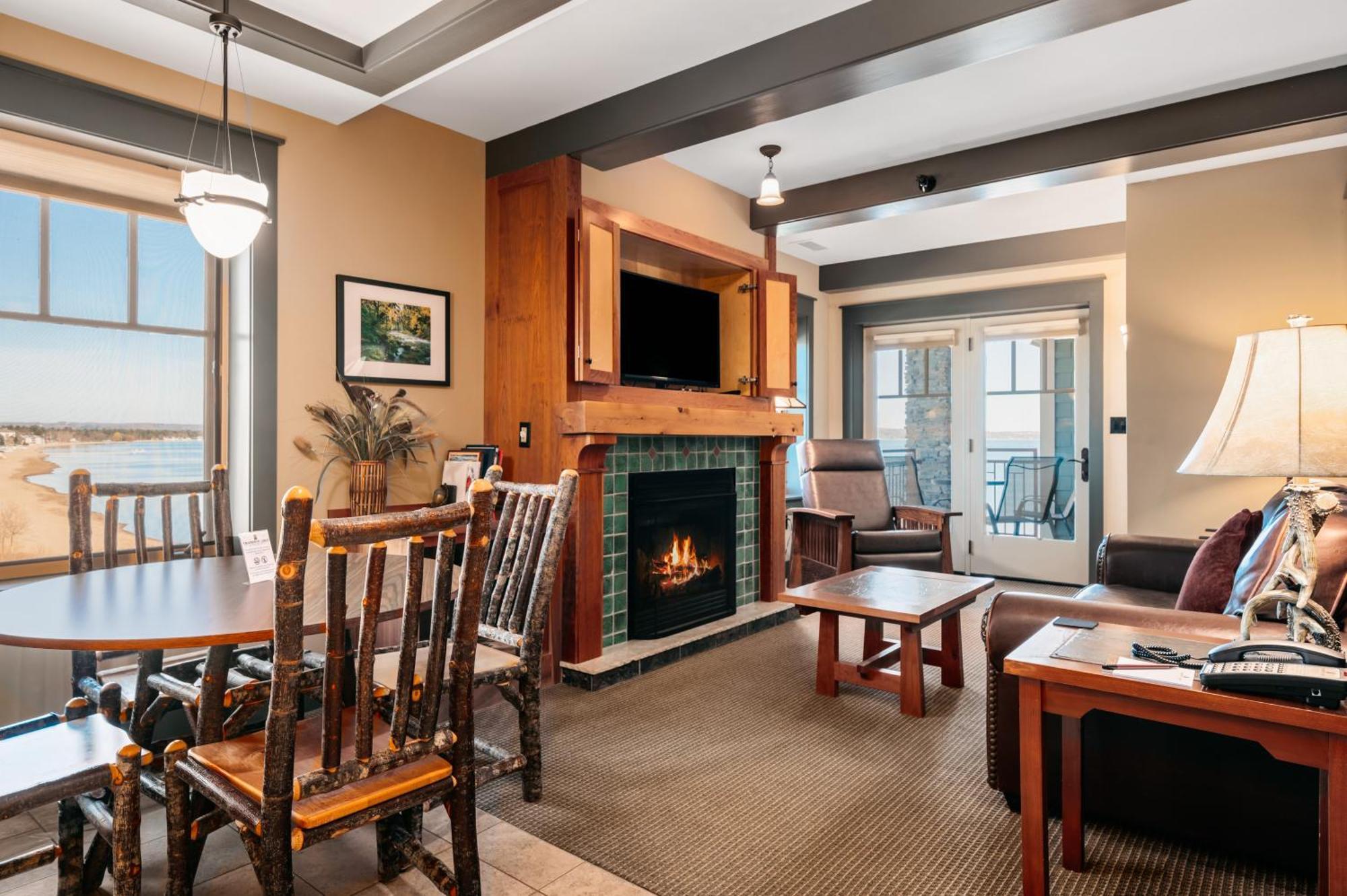 Tamarack Lodge Траверс-Сити Номер фото